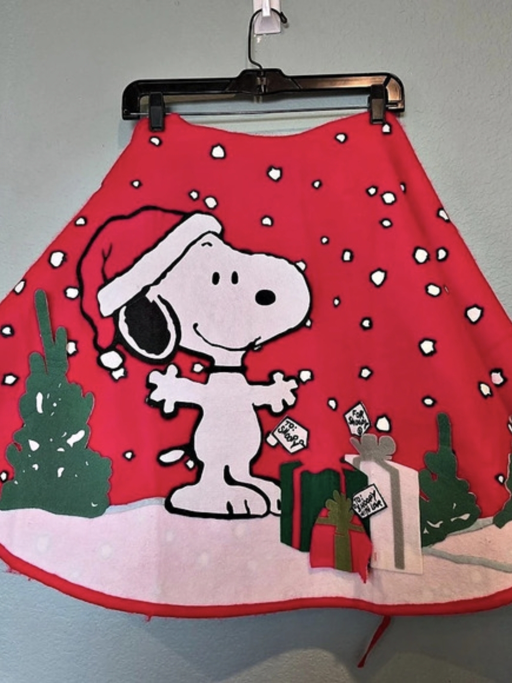Snoopy Applique Peanuts Christmas Tree Skirt Felt 48” Charlie Brown Woodstock